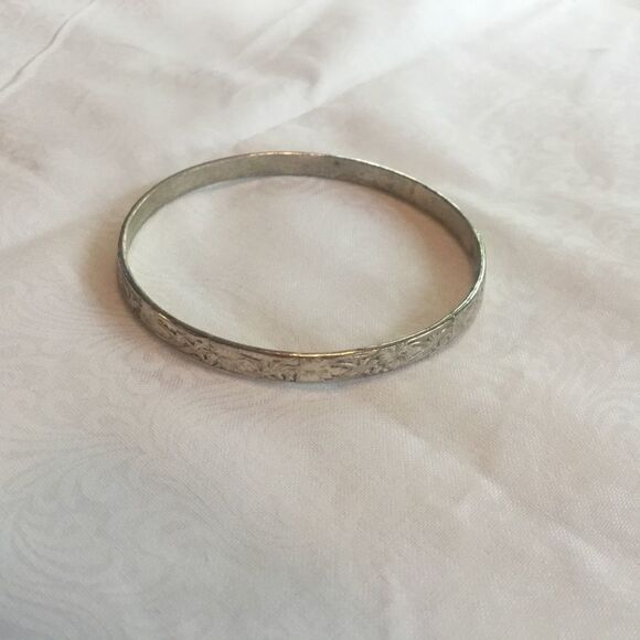 Silvertone Graphic Bangle Bracelet - Picture 1 of 7